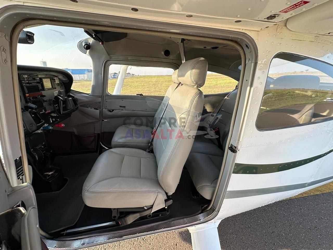 CESSNA SKYLANE 182S 1998