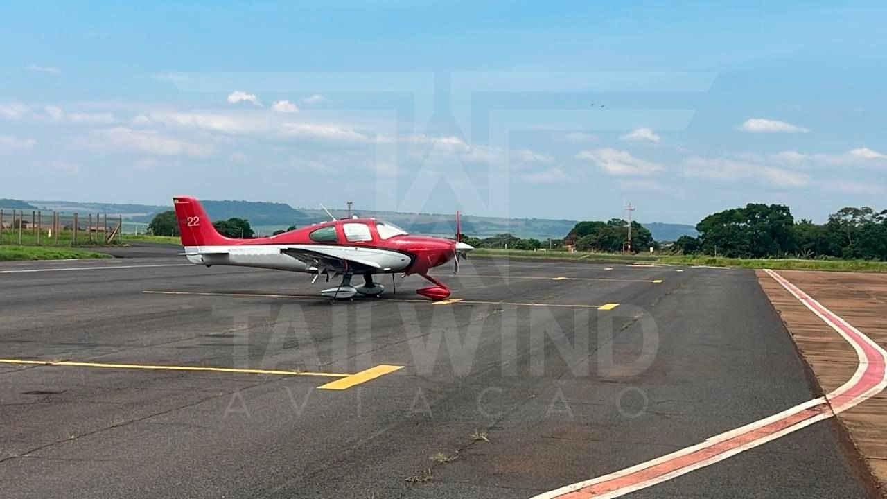 CIRRUS SR22 GTS 2013