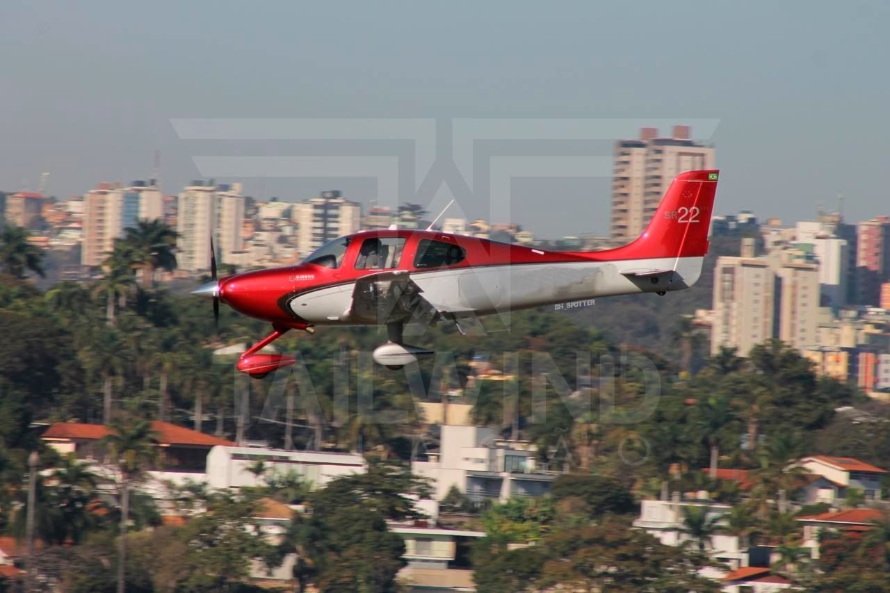 CIRRUS SR22 GTS 2013