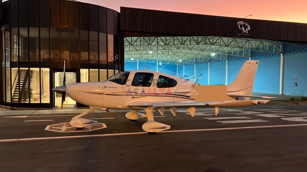 CIRRUS SR22 2011