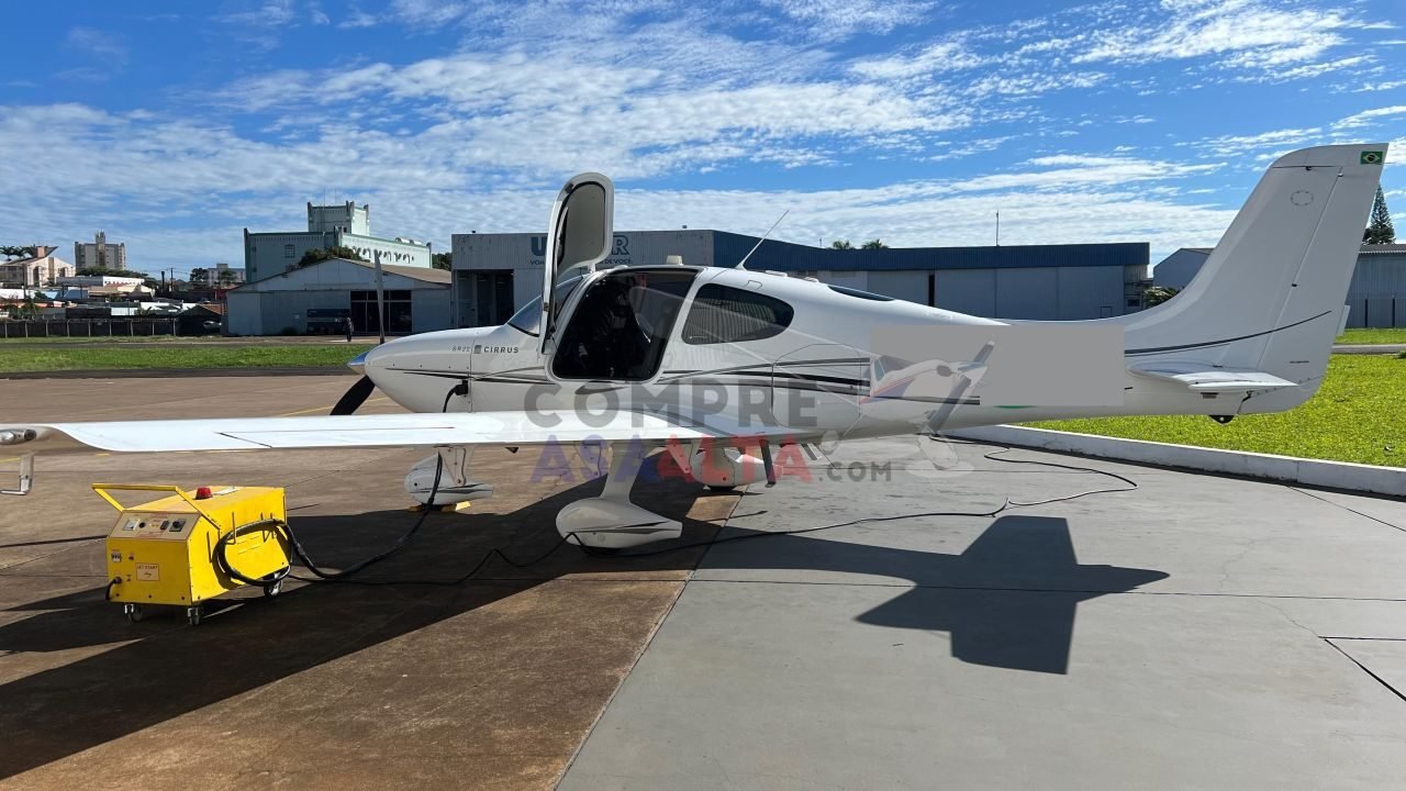 CIRRUS SR22 2011