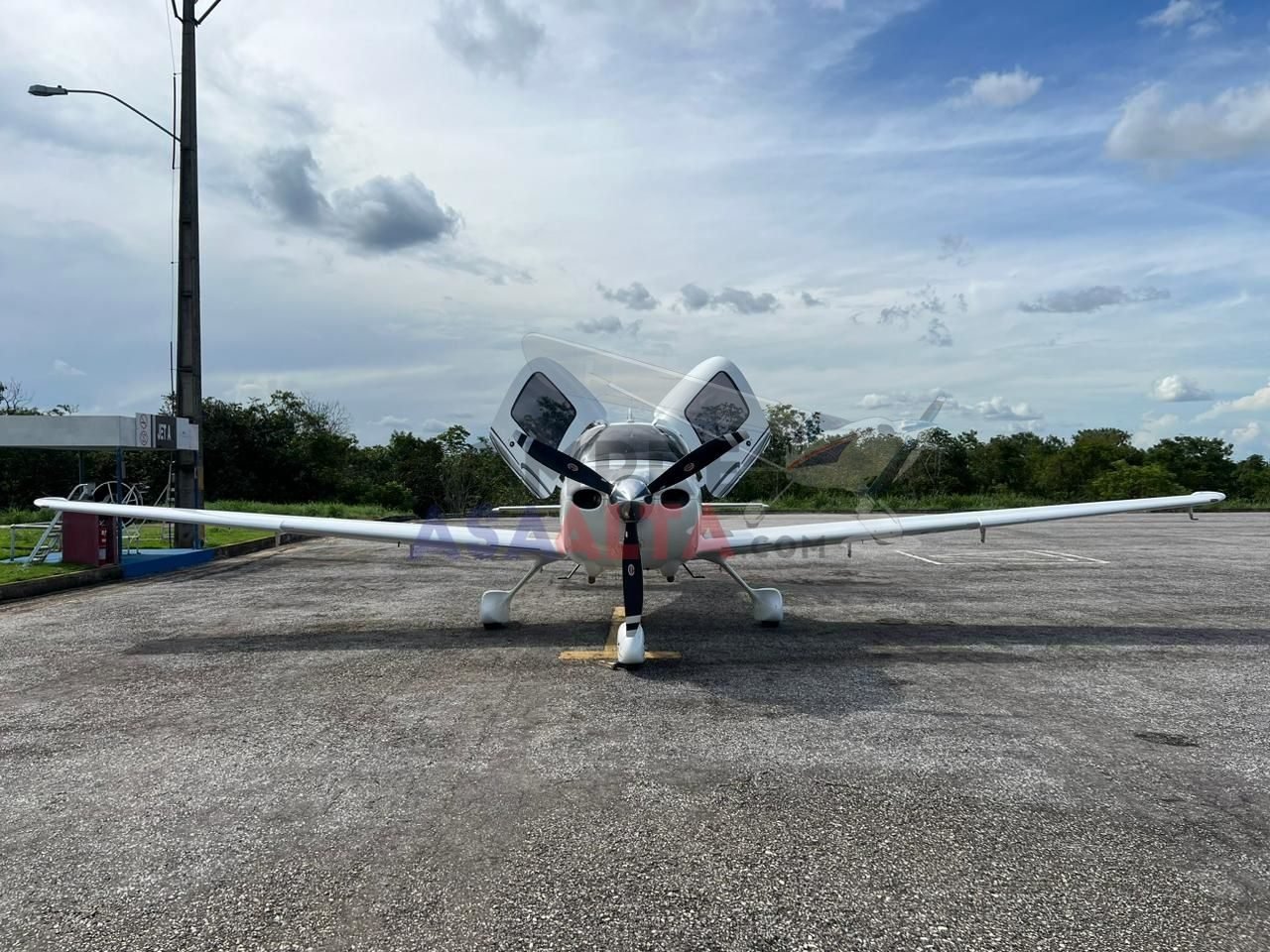 CIRRUS SR22 2011