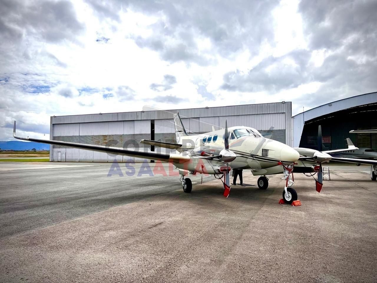 BEECHCRAFT KING AIR C90B 1996