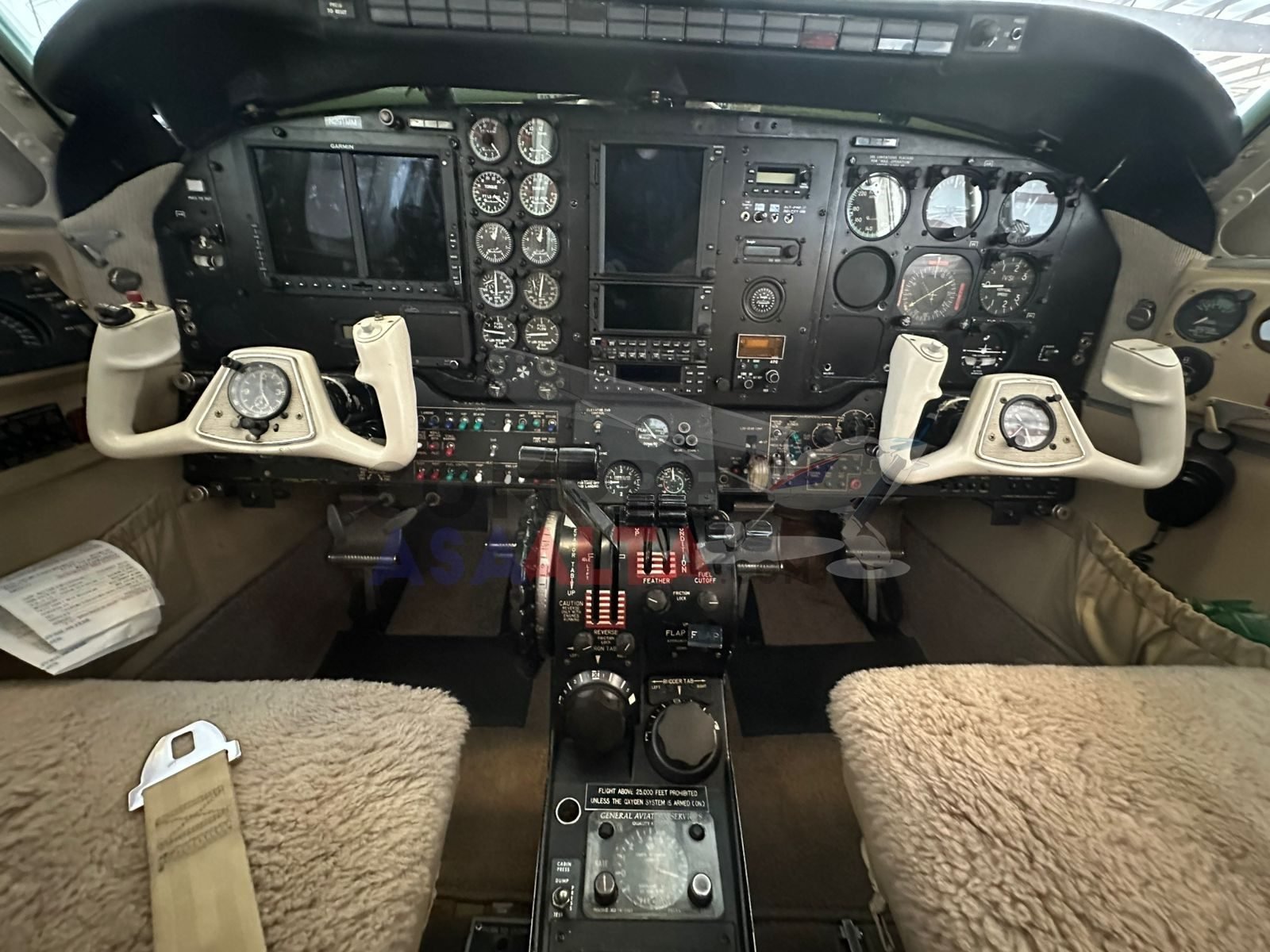 BEECHCRAFT KING AIR E90 1972